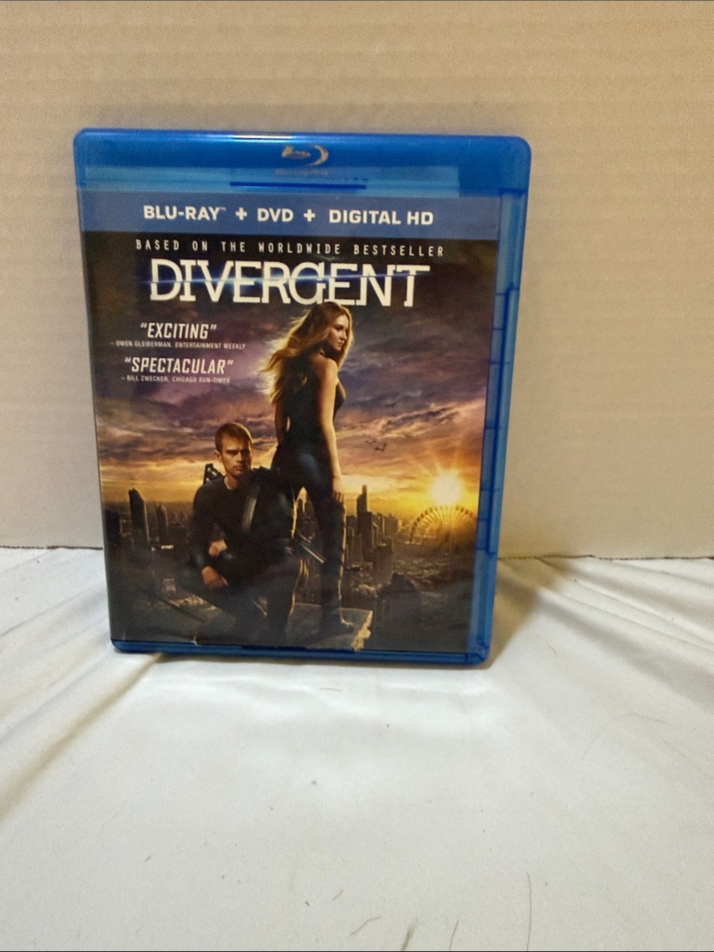 Divergent Blu-ray + DVD + Digital HD - Blue Case